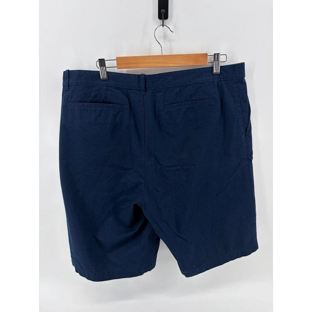 Claiborne Causal/Dress Shorts, 100% Cotton, Navy, Mens Size 36, Pre-Owned